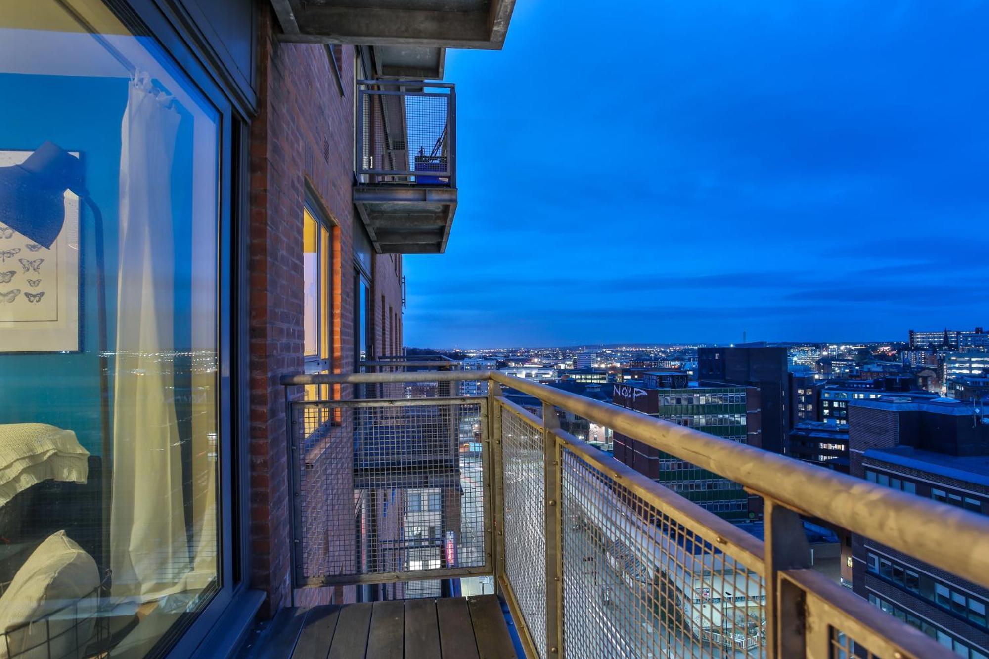 Skyview Apartment By Noknokstay - City Centre With Parking - Group, Family, Business Sheffield Eksteriør bilde